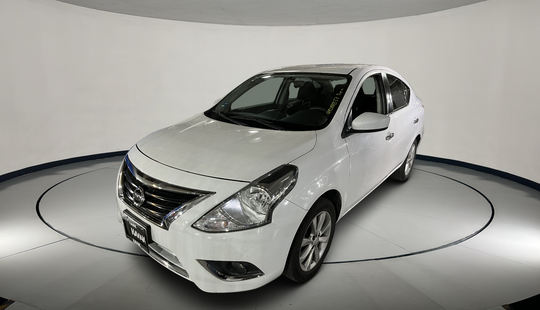 Nissan • Versa