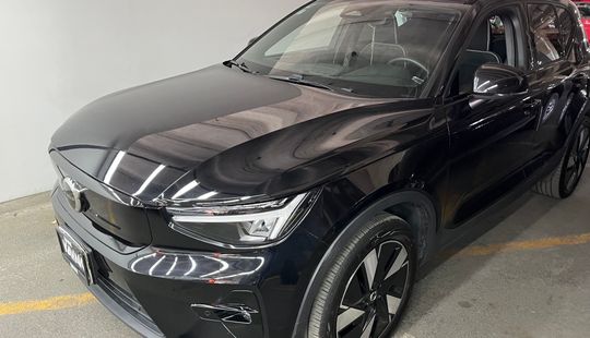 Volvo • XC40
