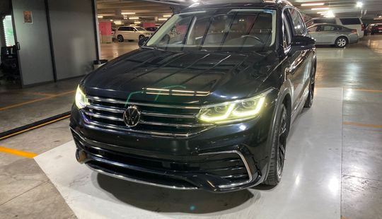 Volkswagen • Tiguan