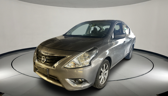 Nissan • Versa