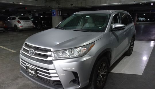 Toyota • Highlander