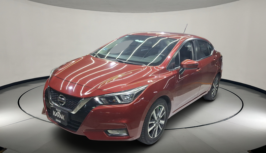 Nissan • Versa