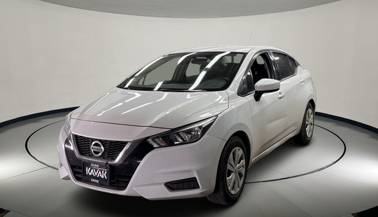 Nissan • Versa