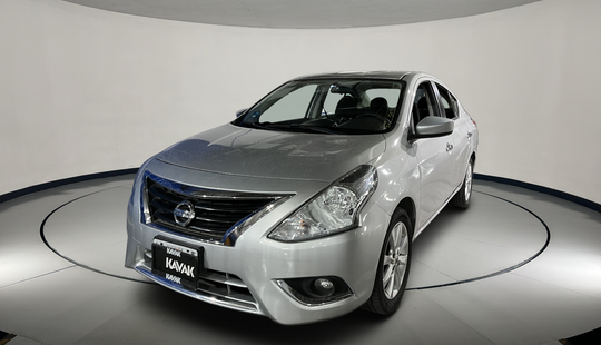 Nissan • Versa