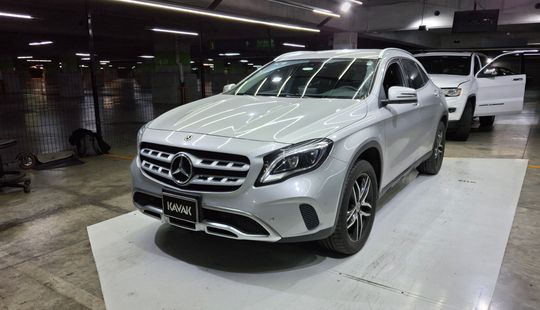 Mercedes Benz • Clase GLA