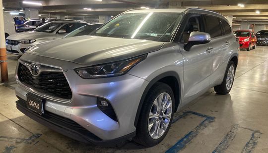 Toyota • Highlander