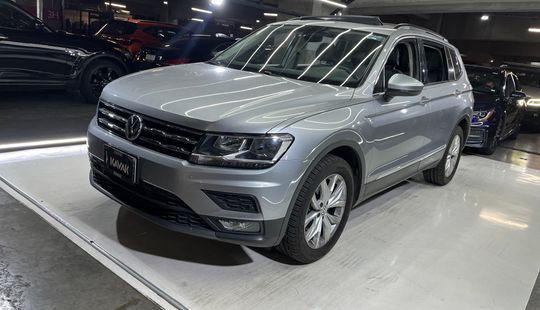 Volkswagen • Tiguan