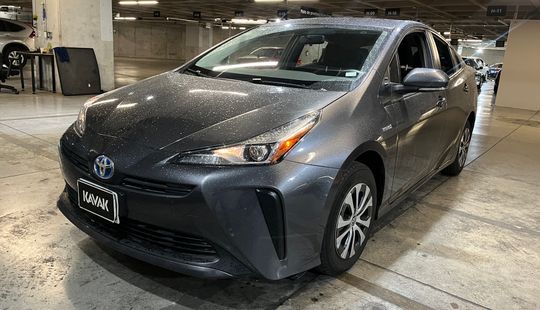 Toyota • Prius