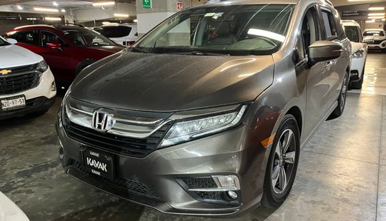 2018 • 46,450 km • Automático
