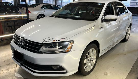 Volkswagen • Jetta