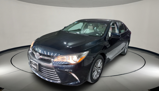 Toyota • Camry