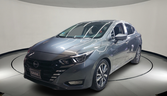 Nissan • Versa