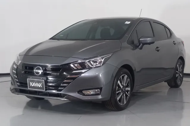 Nissan · Versa