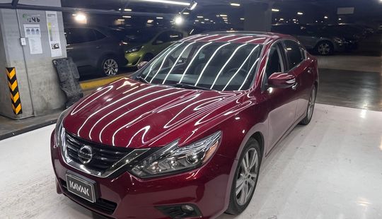 2018 • 26,612 km • Automático