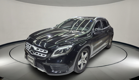 Mercedes Benz • Clase GLA