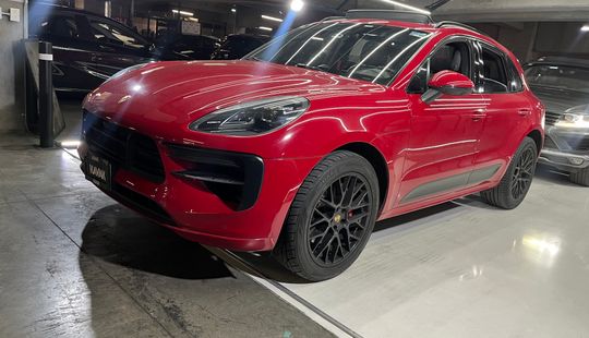 Porsche • Macan