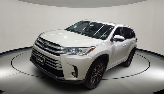 Toyota • Highlander