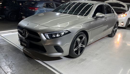 Mercedes Benz • Clase A