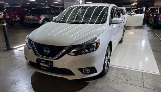 Nissan • Sentra