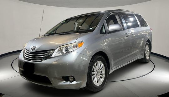 Toyota • Sienna