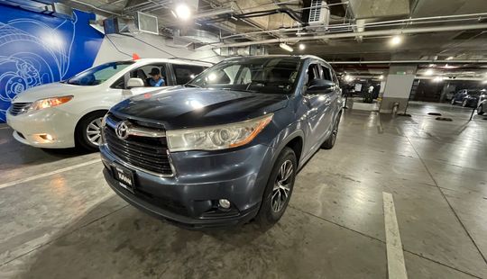 Toyota • Highlander