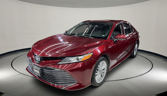 Toyota • Camry