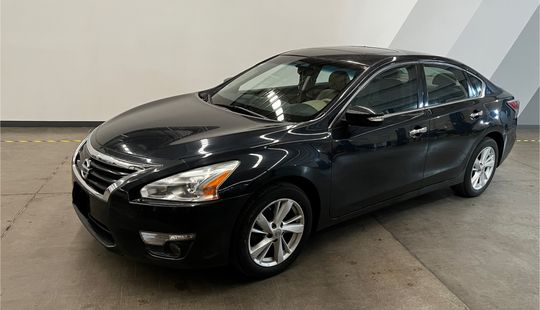 Nissan • Altima