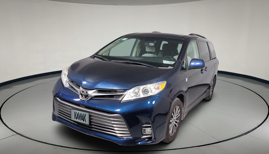 Toyota • Sienna