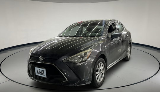 Toyota • Yaris