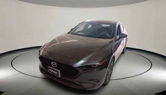 2021 • 13,000 km • Automático