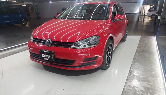 Volkswagen • Golf