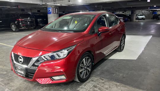 Nissan • Versa