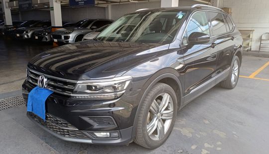 Volkswagen • Tiguan