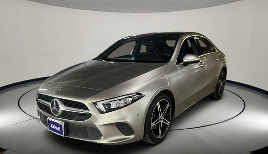 Mercedes Benz • Clase A