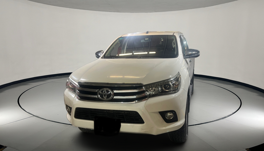 Toyota • Hilux