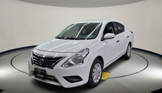 Nissan • Versa