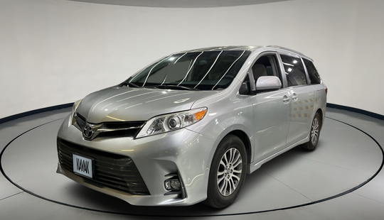 Toyota • Sienna