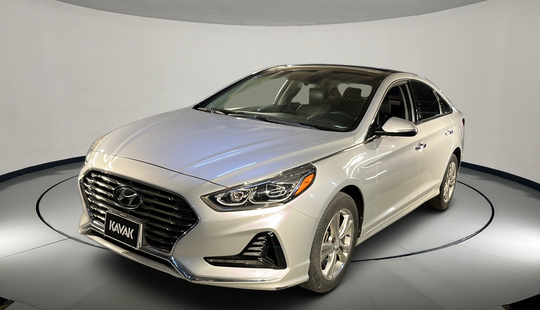 Hyundai • Sonata