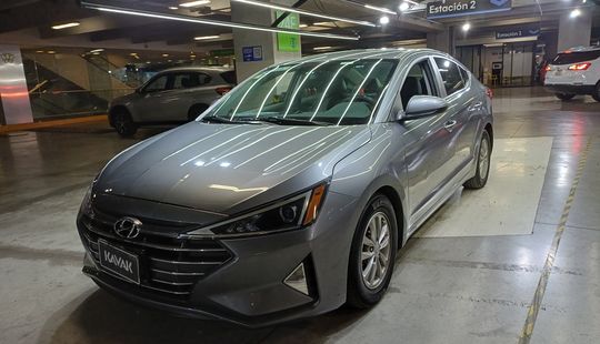 Hyundai • Elantra