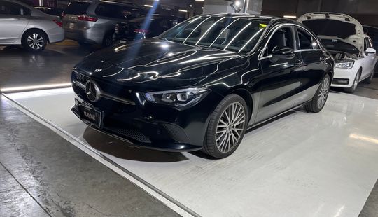 Mercedes Benz • Clase CLA