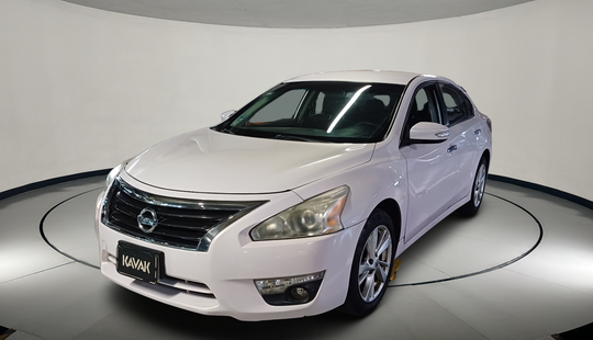 Nissan • Altima
