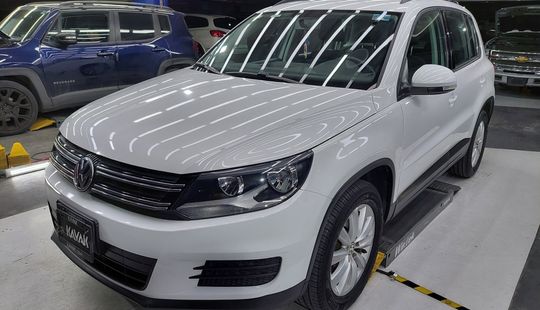Volkswagen • Tiguan