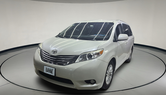 Toyota • Sienna