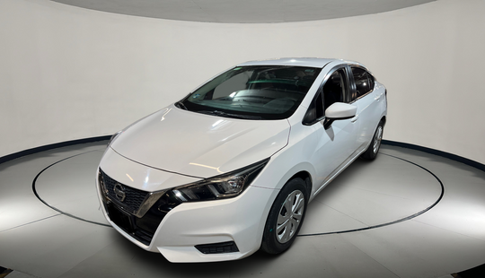 Nissan • Versa