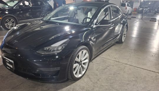 Tesla • Model 3