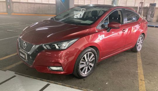 Nissan • Versa