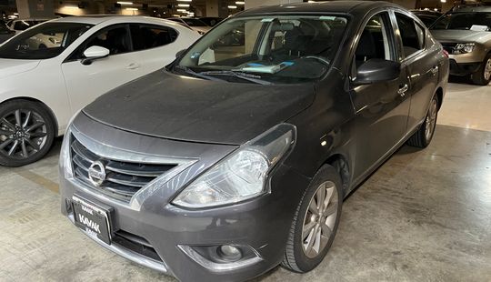 Nissan • Versa