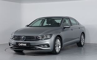Volkswagen • Passat