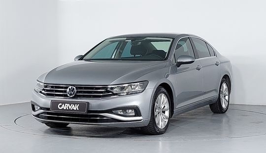 Volkswagen • Passat