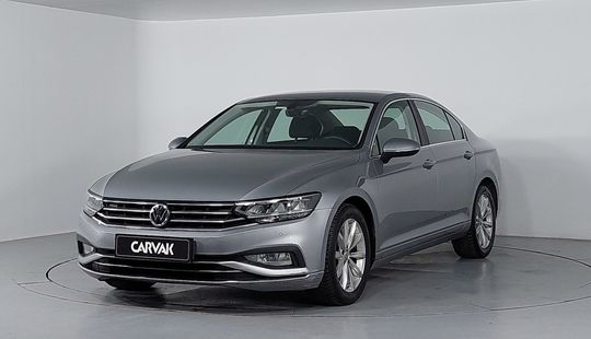 Volkswagen • Passat